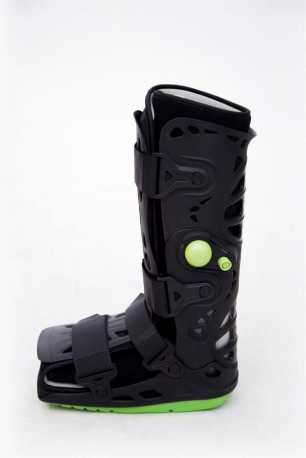 Orteza sztywna z tworzywa sztucznego na goleń i stopę AT53026